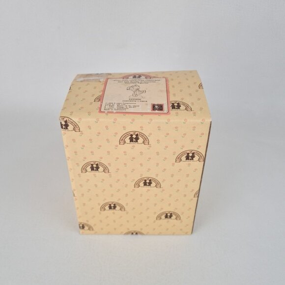 Memories Of Yesterday 522406 Must Feed Them Over Christmas Porcelain Figurine - Picture 6 of 6